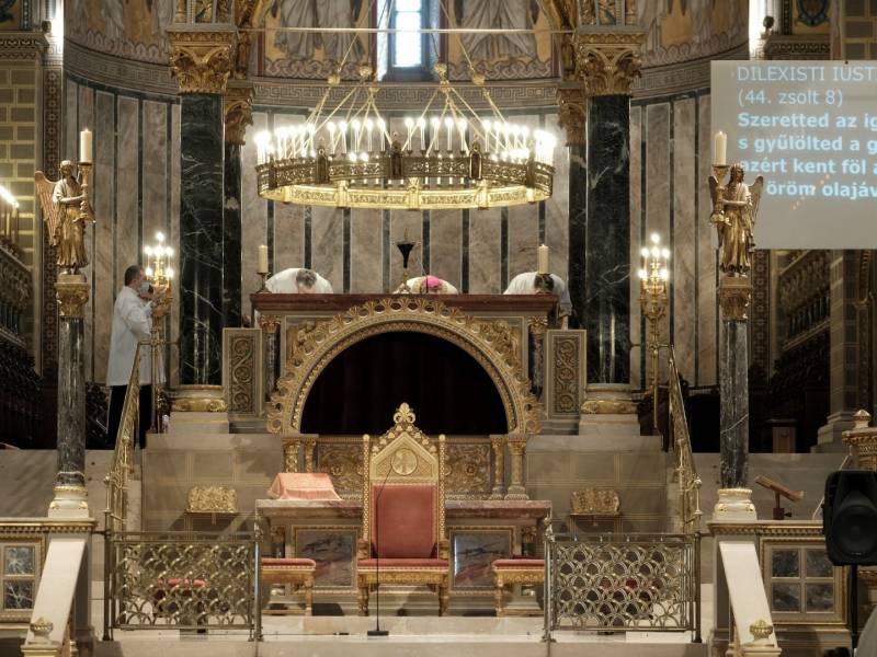 Krizmaszentelés (3).JPG